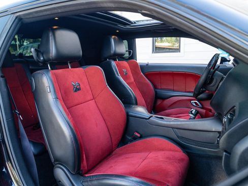 Used 2017 Dodge Challenger R/T Scat Pack w/ Leather Interior Group RWD image 20
