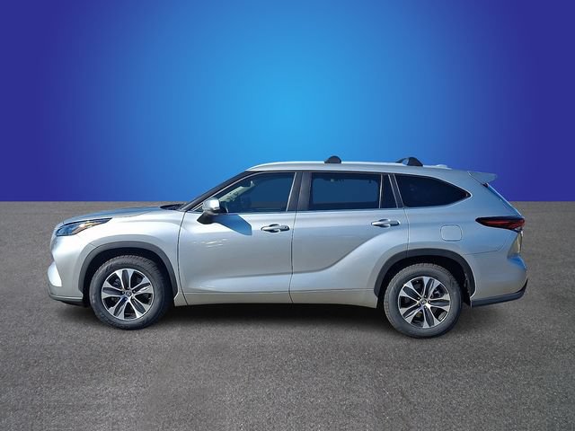 Used 2024 Toyota Highlander XLE FWD image 7