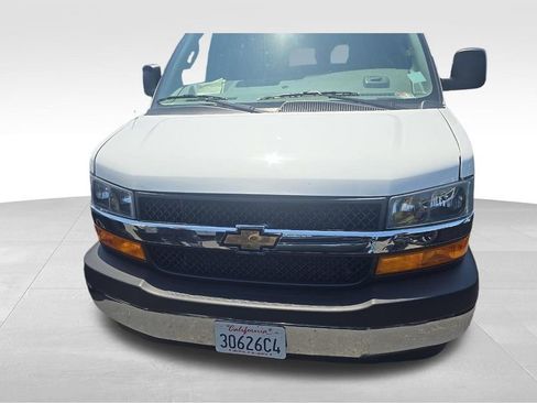 Used 2025 Chevrolet Express 3500 LT w/ LT Preferred Equipment Group RWD image 6