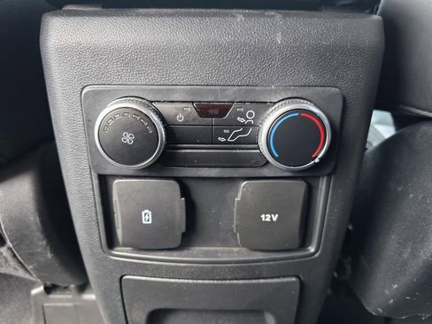Used 2022 Ford Explorer XLT w/ Equipment Group 202A AWD/4WD image 27