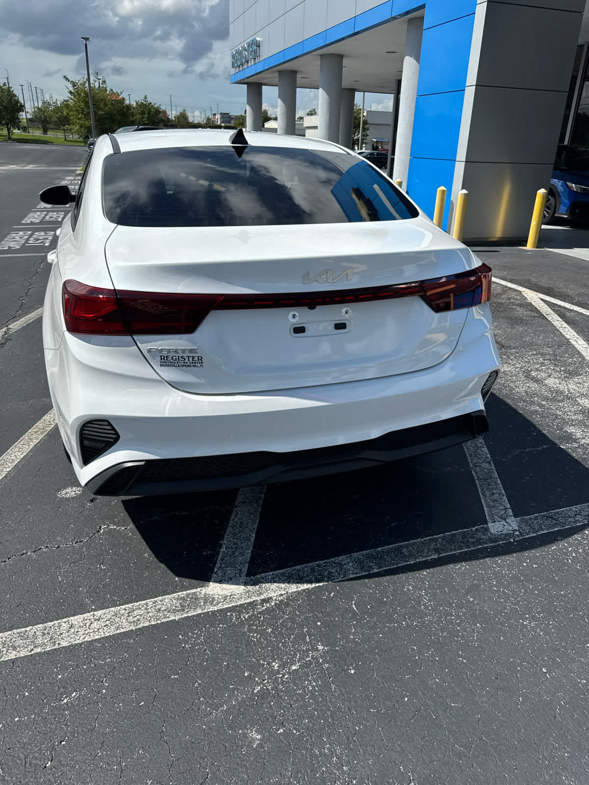 Used 2022 Kia Forte LXS w/ LXS Technology Package FWD image 5