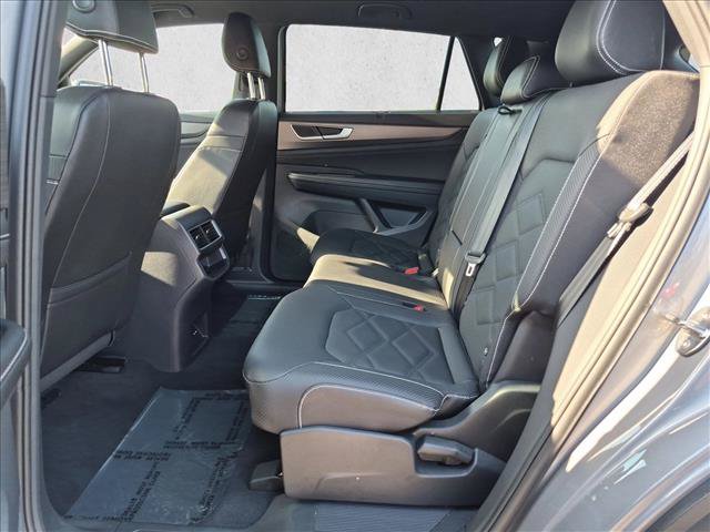 Used 2026 Volkswagen Atlas Cross Sport SE FWD image 18
