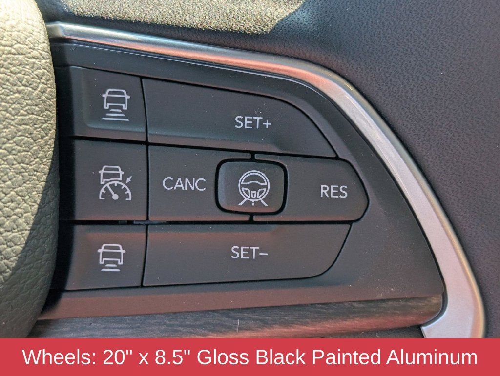 Used 2026 Jeep Grand Cherokee L Limited w/ Limited Altitude Package RWD image 17