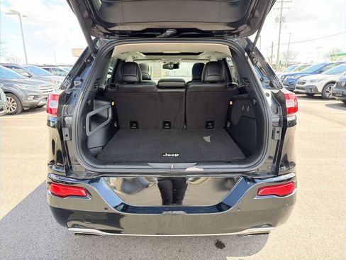 Used 2017 Jeep Cherokee Overland w/ Technology Group image 37