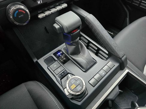 Certified 2025 Toyota Tacoma TRD Off-Road image 37