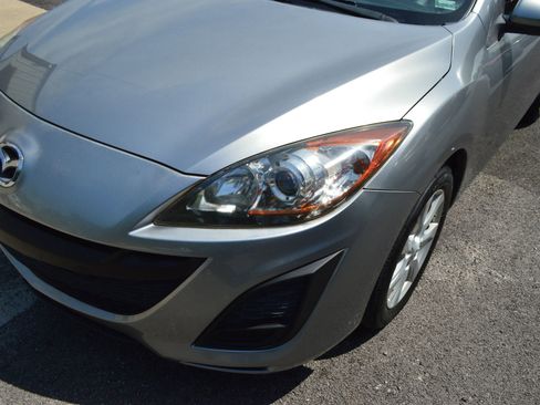 Used 2011 MAZDA MAZDA3 i Touring FWD image 3