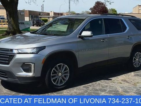 Used 2023 Chevrolet Traverse LT FWD image 4