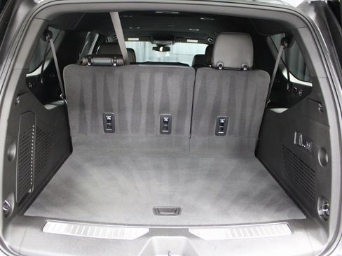 Used 2025 GMC Yukon XL AT4 w/ Premium Trailering Package image 17