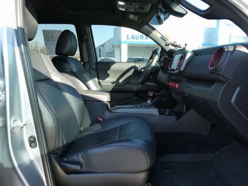 Used 2023 Toyota Tacoma TRD Off-Road image 14