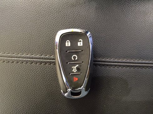 Used 2022 Chevrolet Equinox Premier AWD/4WD image 32