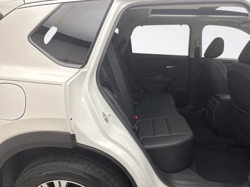 Used 2023 Nissan Rogue SV w/ SV Premium B Package AWD/4WD image 18