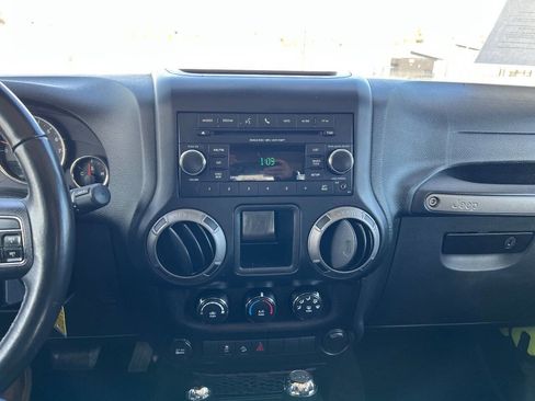Used 2016 Jeep Wrangler Sport w/ Quick Order Package 24S AWD/4WD image 16