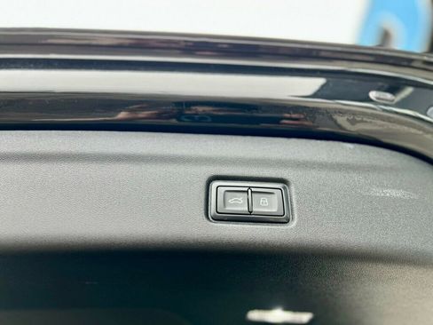 Used 2025 Audi Q6 e-tron Premium Plus w/ Premium Plus image 9