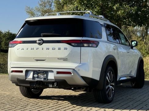 Used 2025 Nissan Pathfinder Platinum w/ Cargo Package AWD/4WD image 5