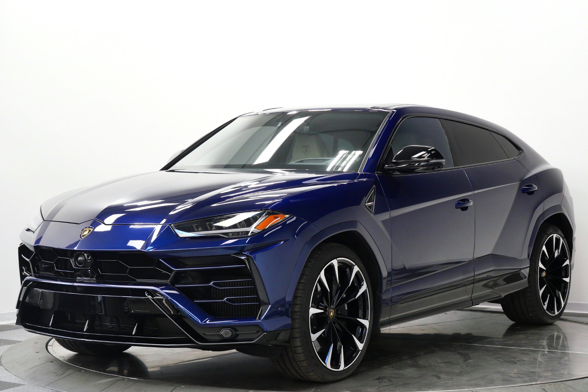 Used 2022 Lamborghini Urus AWD/4WD image 5