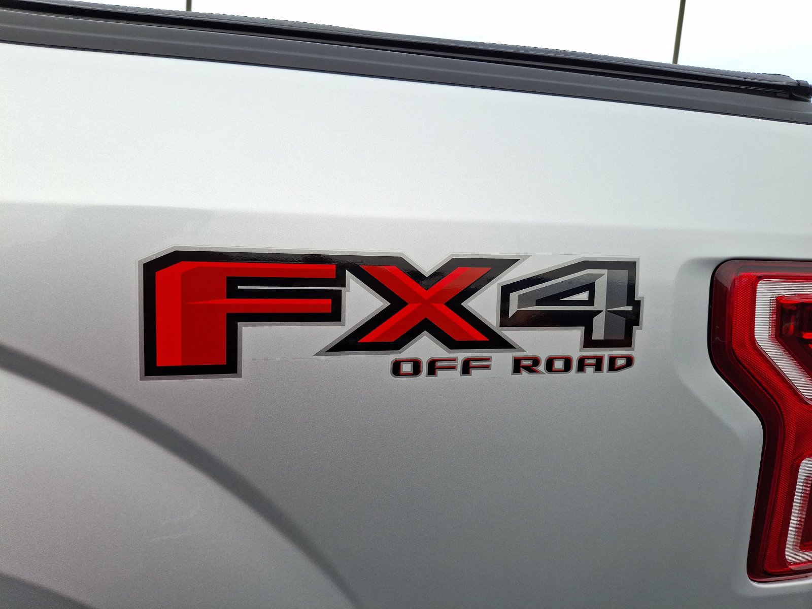 Used 2018 Ford F150 XLT w/ Equipment Group 302A Luxury AWD/4WD image 29