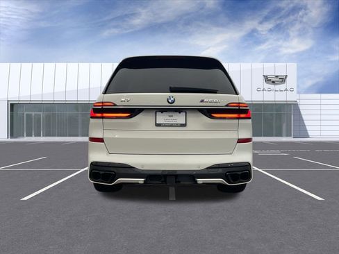 Used 2023 BMW X7 M60i image 7
