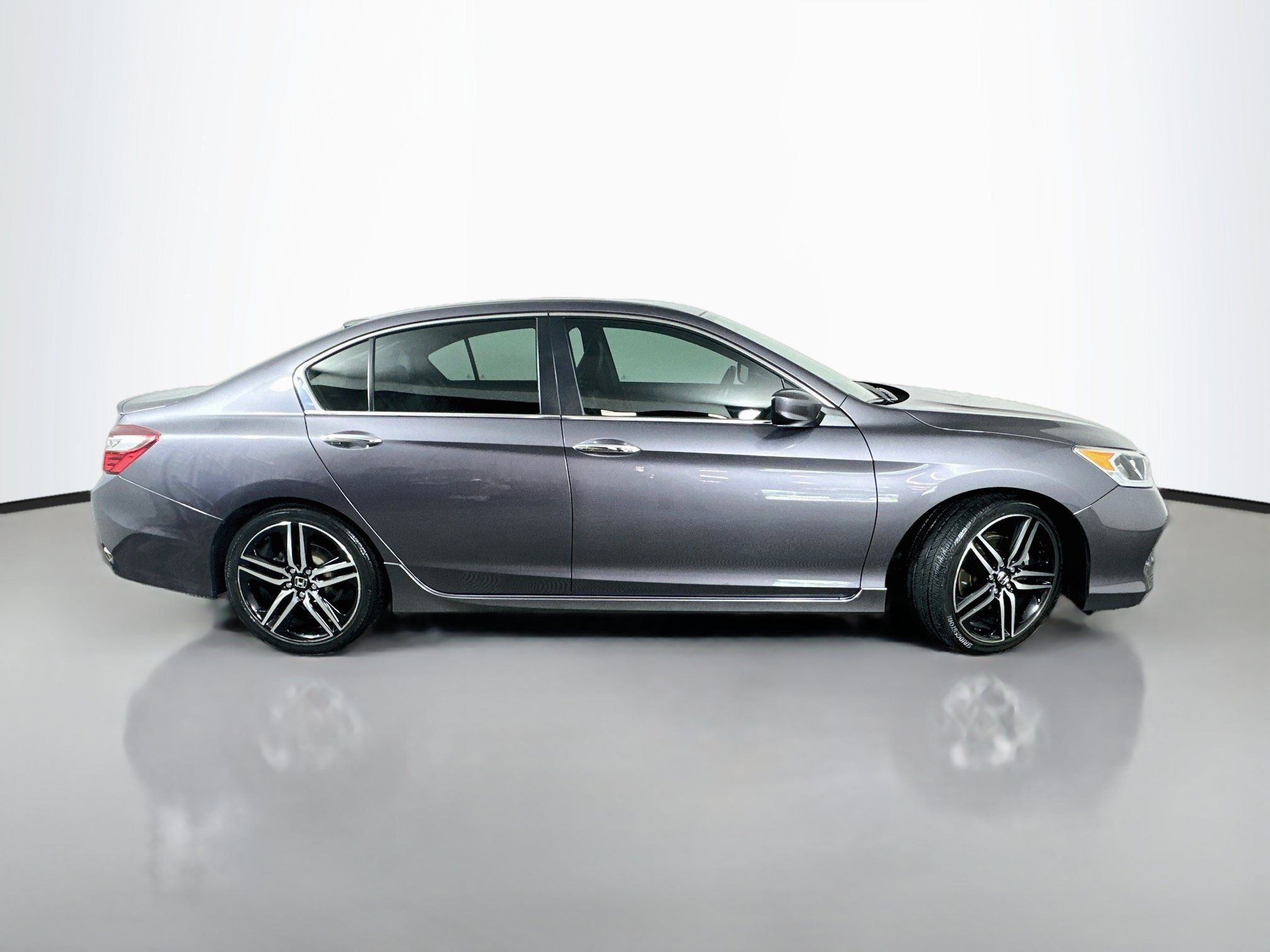 Used 2017 Honda Accord Sport Special Edition image 8