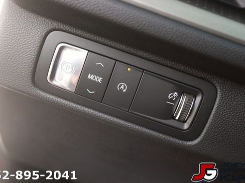 Used 2026 Chevrolet Traverse LT w/ Sun and Wheel Package FWD image 26