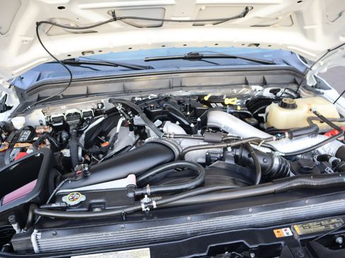 Used 2016 Ford F250 Lariat w/ Lariat Ultimate Package image 19