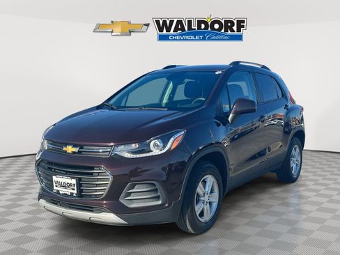 Certified 2022 Chevrolet Trax LT w/ LT Convenience Package image 3