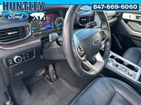 Used 2023 Ford Explorer Limited image 22