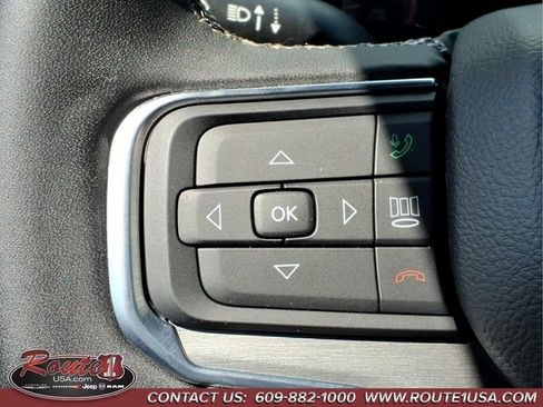 Certified 2024 Jeep Wagoneer Series II AWD/4WD image 32