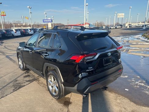 Used 2020 Toyota RAV4 Limited image 7