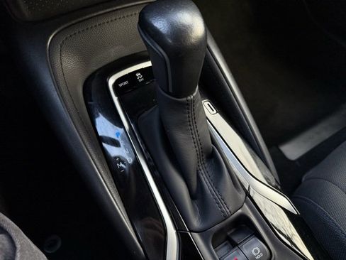 Used 2020 Toyota Corolla SE image 19