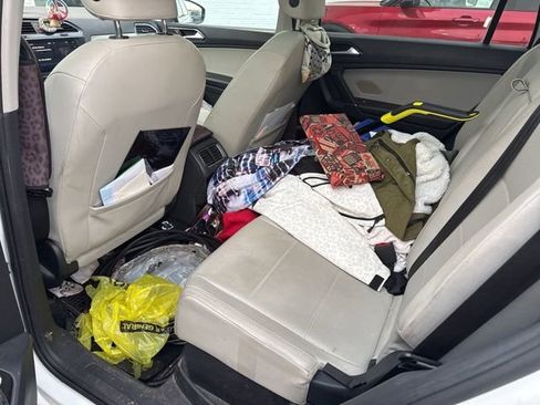 Used 2018 Volkswagen Tiguan SEL image 17