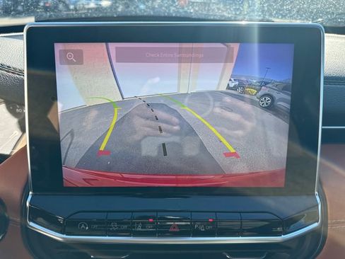 Used 2023 Jeep Compass Limited image 32