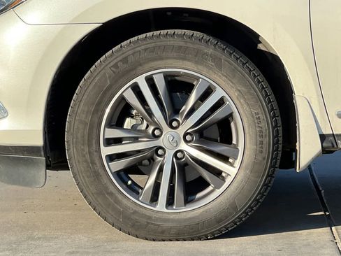 Used 2019 INFINITI QX60 Luxe w/ Essential Package image 30