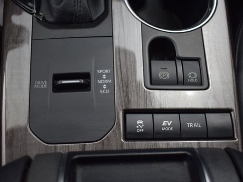 Used 2021 Toyota Highlander Platinum image 21