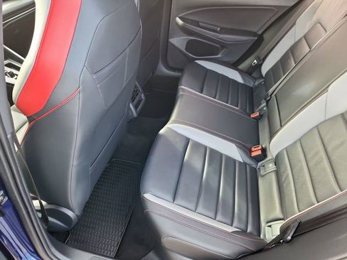 Used 2022 Volkswagen GTI SE image 8