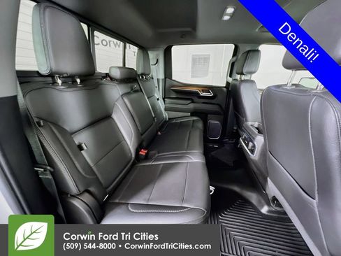 Used 2022 GMC Sierra 1500 Denali w/ Denali Reserve Package AWD/4WD image 16