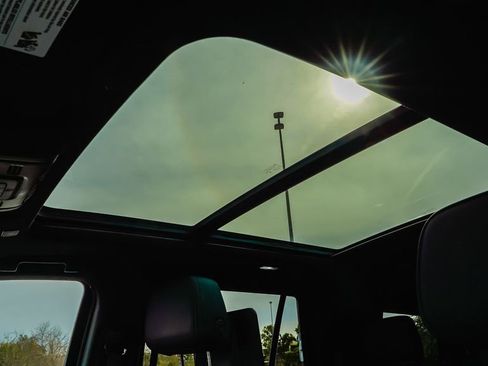 Used 2024 GMC Yukon Denali w/ Advanced Technology Package image 20