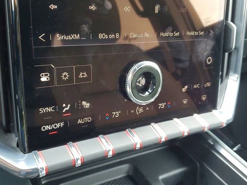 Used 2024 GMC Acadia AT4 image 28