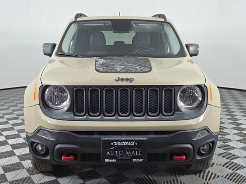 Used 2017 Jeep Renegade Trailhawk AWD/4WD image 2