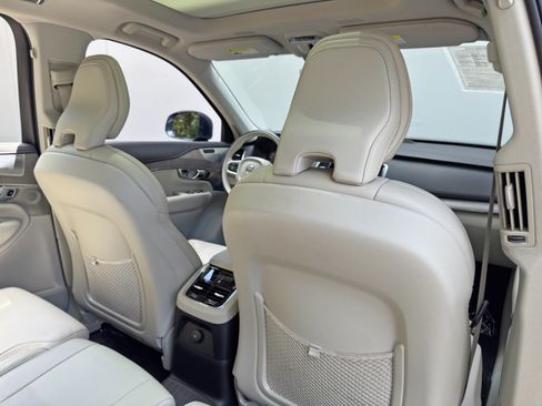 Used 2022 Volvo XC90 T8 Inscription w/ Advanced Package AWD/4WD image 34