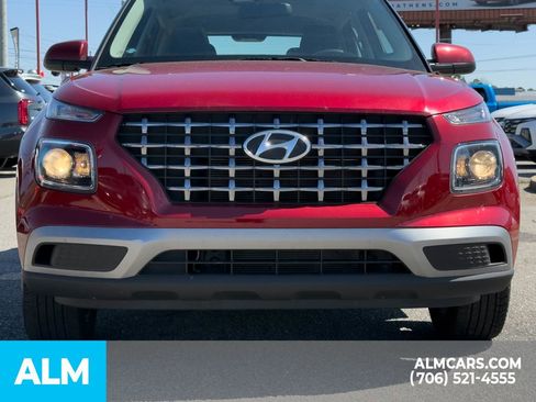 Used 2025 Hyundai Venue SEL image 6