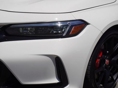 Used 2025 Honda Civic Type R image 2