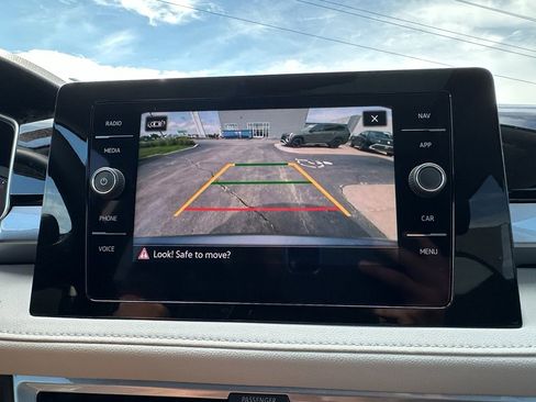 New 2025 Volkswagen Taos SEL AWD/4WD image 25