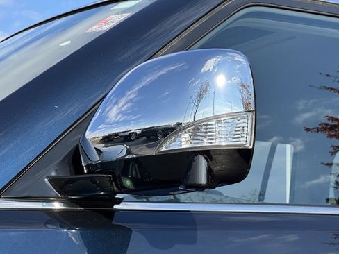 Used 2020 Nissan Armada Platinum w/ Captain's Chairs Package image 12