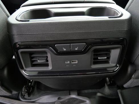 Used 2025 GMC Sierra 1500 AT4 w/ Technology Package AWD/4WD image 26