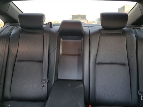 Used 2018 Honda Accord Sport image 17