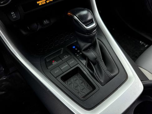 Used 2019 Toyota RAV4 XLE Premium image 26