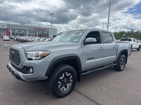 Used 2020 Toyota Tacoma TRD Off-Road AWD/4WD image 35