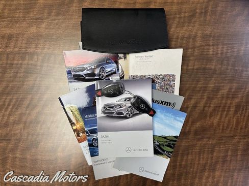 Used 2014 Mercedes-Benz E 550 4MATIC Sedan image 2