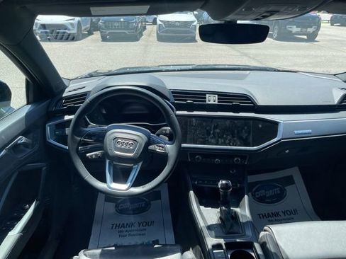 Used 2022 Audi Q3 2.0T Premium Plus AWD/4WD image 17