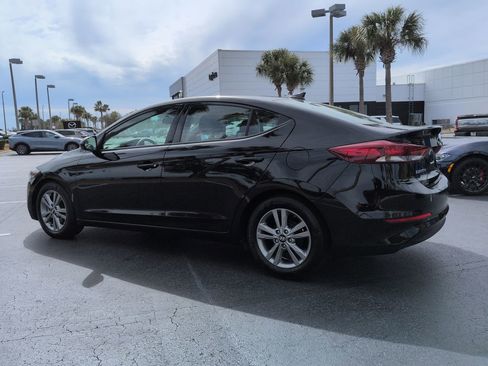 Used 2017 Hyundai Elantra SE image 6
